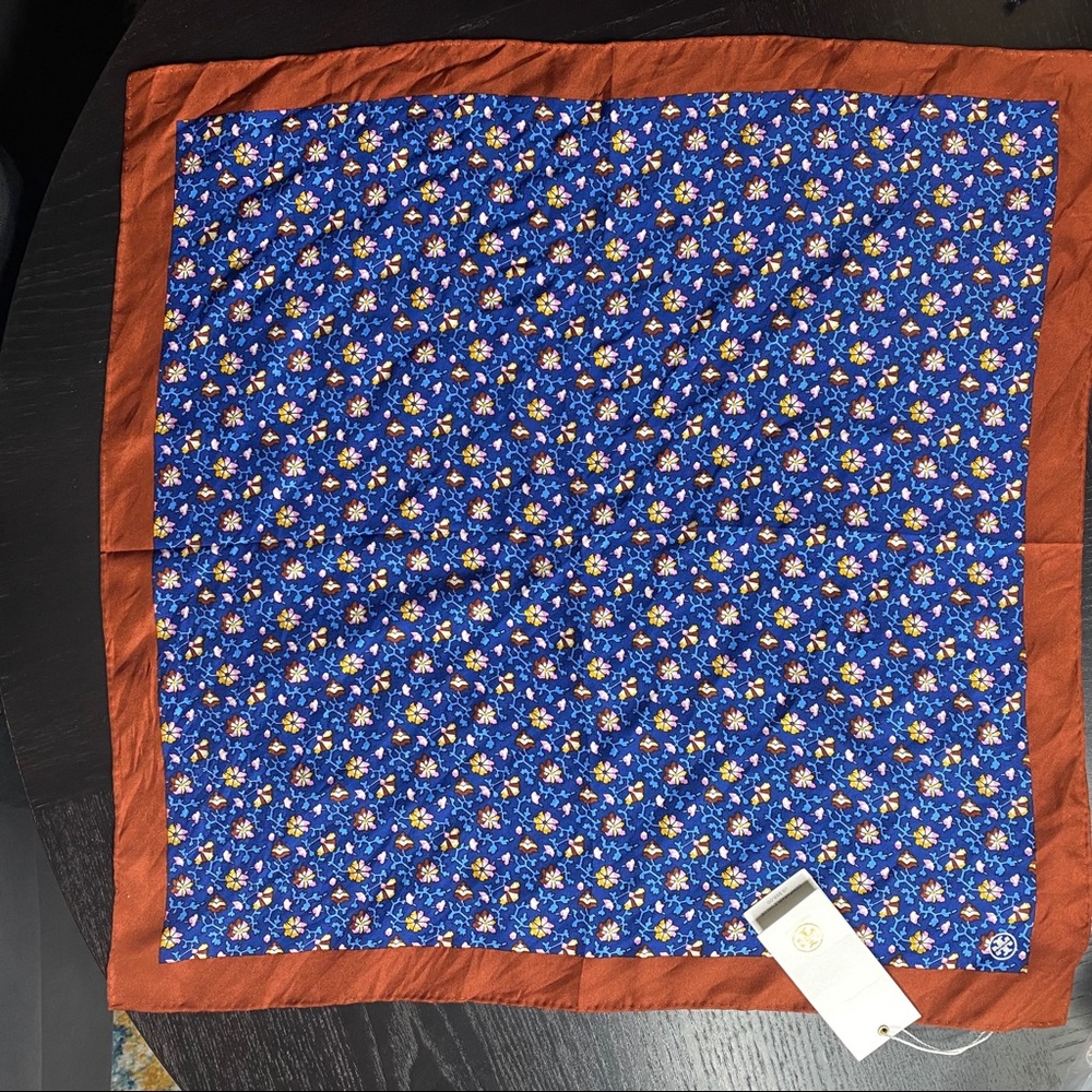 NWT Tory Burch Blueberry Square Scarf - Picture 3 of 6